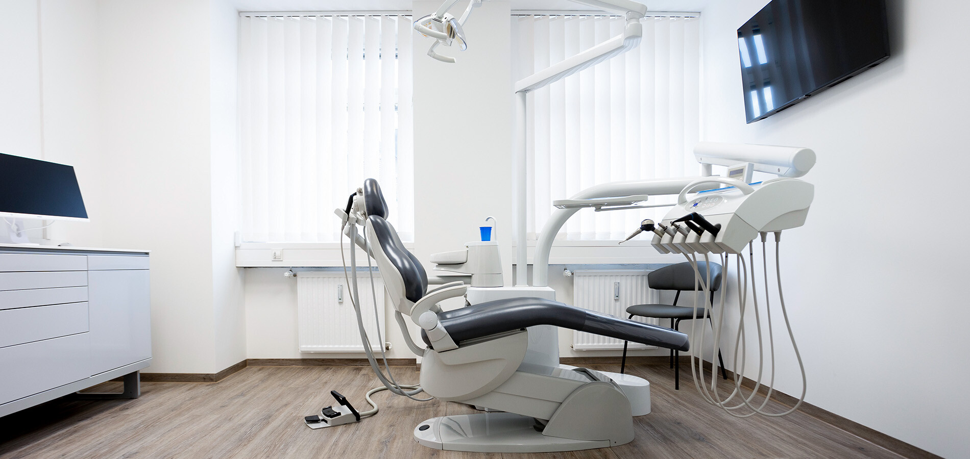 Behandlungszimmer der Zahnarztpraxis Efthymios Tsegkos in München Giesing