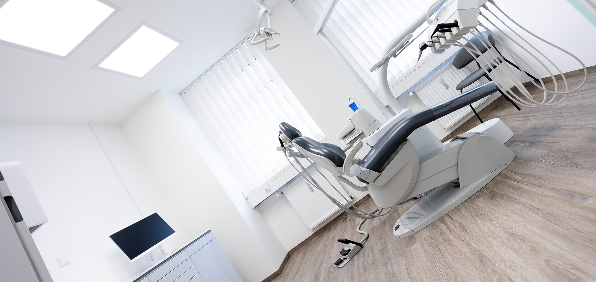 Behandlungsstuhl der Zahnarztpraxis Efthymios Tsegkos in München Giesing